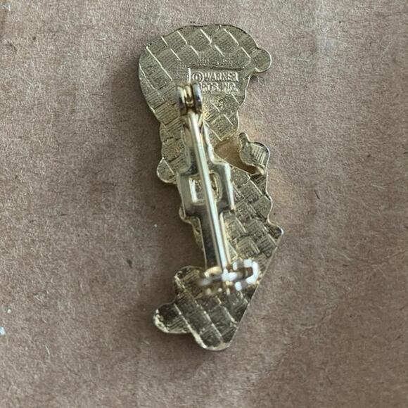 Vintage Warner Brothers Tweety Bird Skiing Enamel Pin Winter Christmas - Picture 6 of 8